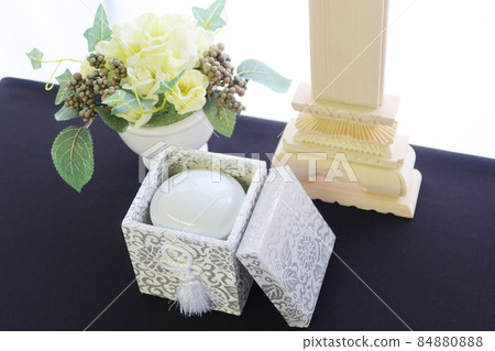 Shiraki 太平間和插花 2 84880888