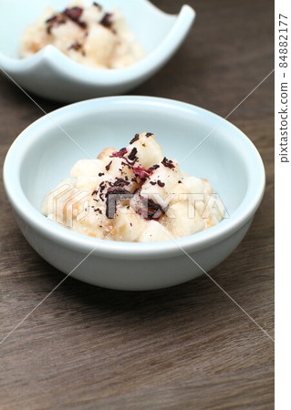 淋上手工製作的yukari 配長土豆李子肉 84882177