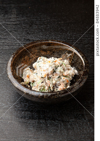 Whispers of spinach 84883942