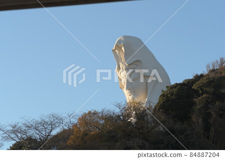 Yokosuka Line near Kita-Kamakura 84887204