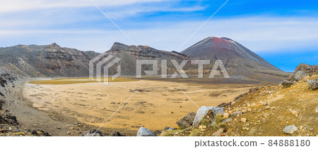 Panoramic picture of Mount Ngauruhoe in the Tongariro National Park on northern island of New Zealand in summer 84888180