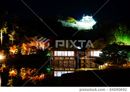 源泉園 國家特別史蹟 國寶城樓 鶴成渚 紅葉燈火通明 源泉園 國家特別史蹟 國寶城樓 鶴成渚 紅葉燈火通明 84890692