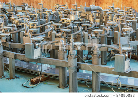 Equipment for water and lanterns inside of the fountain. 84890888