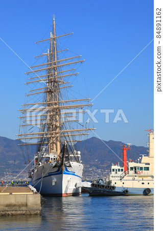 Nippon Maru berthing scenery Nippon Maru berthing scenery 84891162