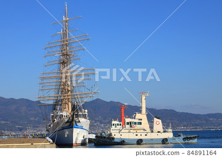 Nippon Maru berthing scenery 84891164