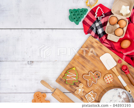 Xmas cookie for Christmas and Happy New Year. Gingerbread with decoration at home. Xmas cookie for Christmas and Happy New Year. Gingerbread with decoration at home. 84893193
