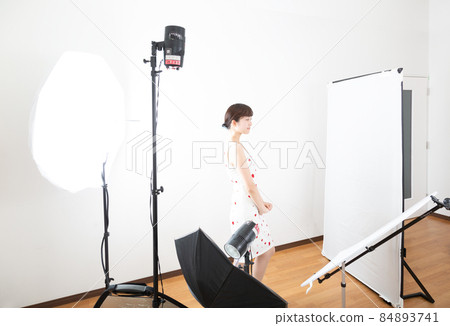 Studio shot image 84893741