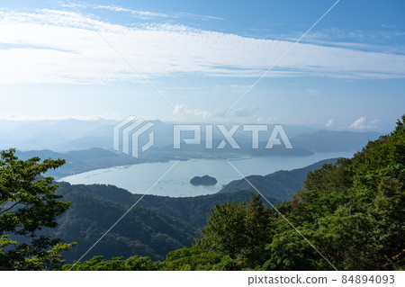 View from the Angel Line (Uchitomi Peninsula), Obama City, Fukui Prefecture Obama Bay (a branch of Wakasa Bay) (October) 84894093