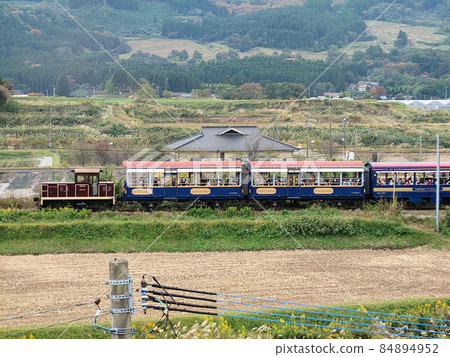 Minami Aso Railway Truck Train running near Minami Aso Shirakawa Water Source Station Shirakawa, Minami Aso Village, Aso District, Kumamoto Prefecture 84894952