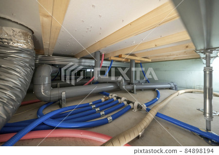 新家的地下管道 84898194