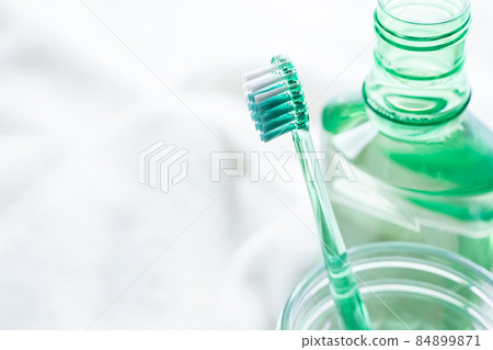 Toothbrush and mouthwash Toothbrush and mouthwash 84899871