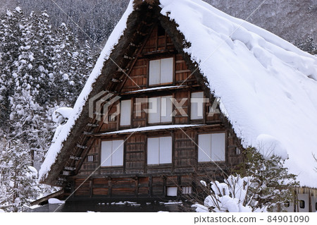 Shirakawa-go Daigassho-zukuri with snow makeup 84901090