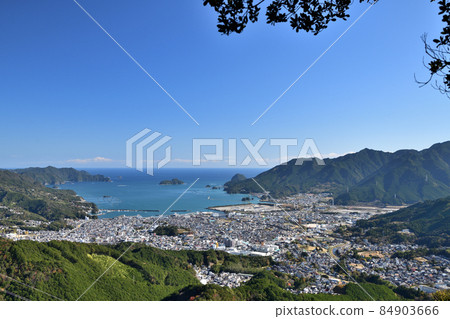 從海治山展望台眺望尾羽灣[三重縣尾羽市] 84903666