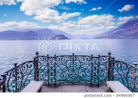 lake Como, near Bellagio, piedmonte, italy 84906907