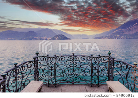 lake Como, near Bellagio, piedmonte, italy 84906912