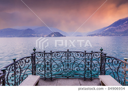 lake Como, near Bellagio, piedmonte, italy 84906934