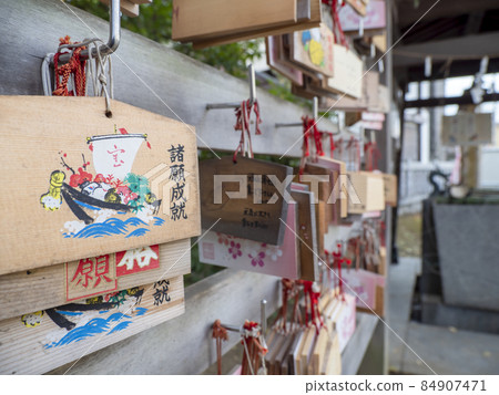 浦安市東大島稻荷神社繪馬懸吊場所 84907471