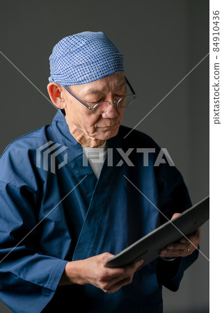 陶藝師、工匠、男、高級 陶藝師、工匠、男、高級 84910436