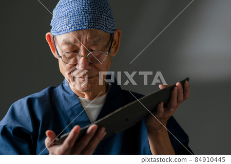 陶藝師、工匠、男、高級 陶藝師、工匠、男、高級 84910445