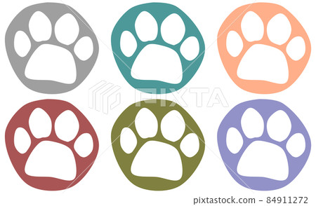 Round stamp-shaped paws illustration 84911272