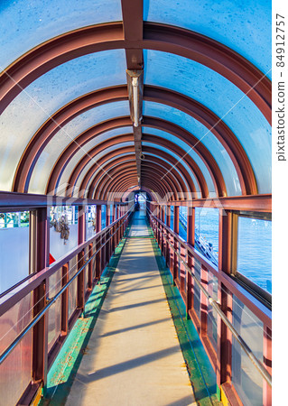 [Image material] Kurihama Port ferry boarding gate 84912757