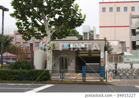 Namboku Line Nishigahara Station Station Entrance 84915227