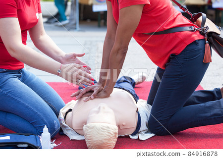 First aid and CPR class 84916878