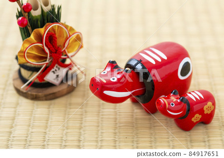 Akabeko on the tatami mat 84917651