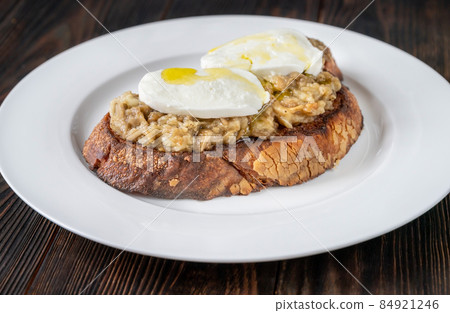 Sandwich with baked eggplant 84921246