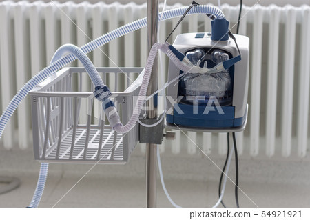 High-flow oxygen device in ICU in hospital. 84921921