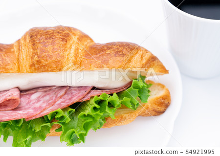 羊角麵包三明治 84921995