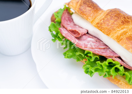 羊角麵包三明治 84922013