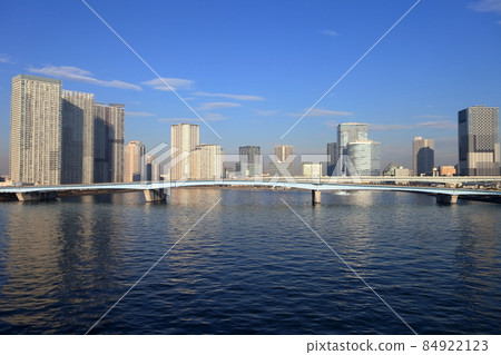 Buildings in Tokyo (view from Toyosu Ohashi) Buildings in Tokyo (view from Toyosu Ohashi) 84922123