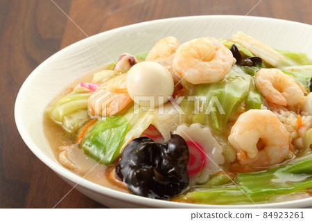 Ankake fried rice close-up 84923261