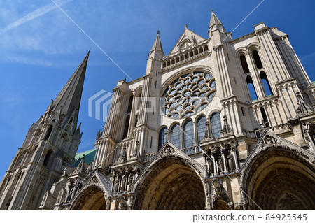 法國世界遺產沙特爾大教堂，攝於 2021 年 8 月 25 日。 84925545