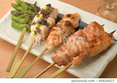 什錦烤雞肉串 84926623