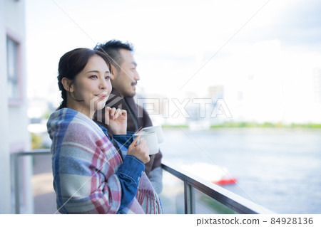 情侶河畔 84928136