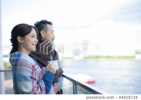 情侶河畔 84928138