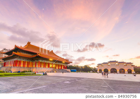 Chiang Kai shek memorial in Taipei Chiang Kai shek memorial in Taipei 84930756