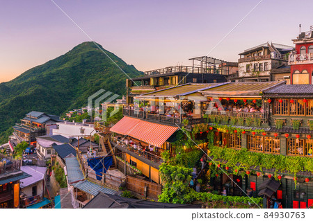 Chiang Kai shek memorial in Taipei 84930763