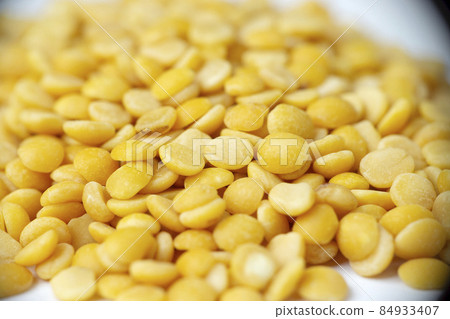 Pigeon pea, Cajanus cajan, Satara, Maharashtra, India Pigeon pea, Cajanus cajan, Satara, Maharashtra, India 84933407