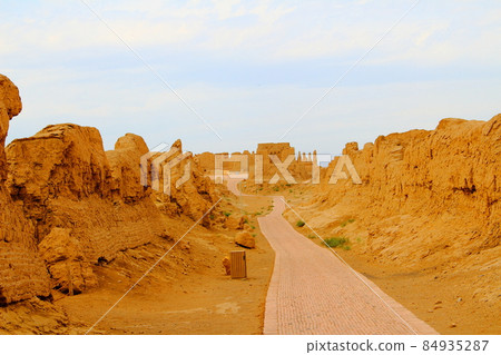 Silk Road travelogue, beautiful Gaochang old castle and Astana burial mound, part 2112 84935287