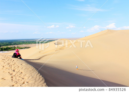 Silk Road travelogue, beautiful Mingsha Mountain and Tsukifangsen, part 2112 Silk Road travelogue, beautiful Mingsha Mountain and Tsukifangsen, part 2112 84935526