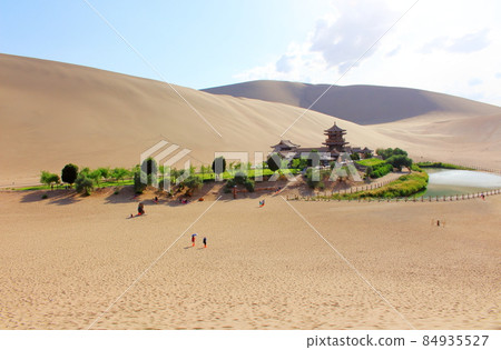 Silk Road travelogue, beautiful Mingsha Mountain and Tsukifangsen, part 2112 Silk Road travelogue, beautiful Mingsha Mountain and Tsukifangsen, part 2112 84935527