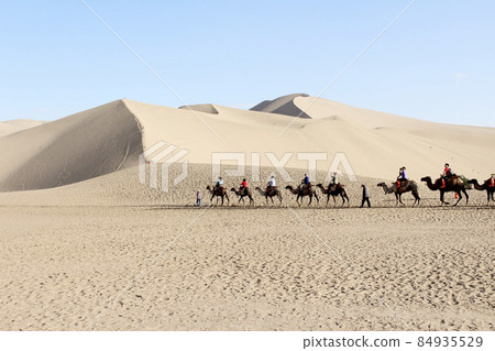 Silk Road travelogue, beautiful Mingsha Mountain and Tsukifangsen, part 2112 Silk Road travelogue, beautiful Mingsha Mountain and Tsukifangsen, part 2112 84935529