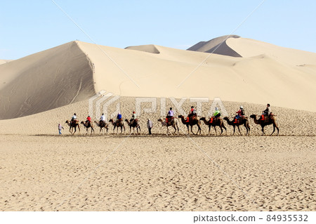 Silk Road travelogue, beautiful Mingsha Mountain and Tsukifangsen, part 2112 Silk Road travelogue, beautiful Mingsha Mountain and Tsukifangsen, part 2112 84935532