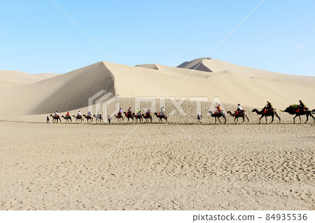 Silk Road travelogue, beautiful Mingsha Mountain and Tsukifangsen, part 2112 Silk Road travelogue, beautiful Mingsha Mountain and Tsukifangsen, part 2112 84935536