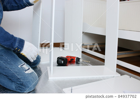 Assembling furniture Assembling furniture 84937702