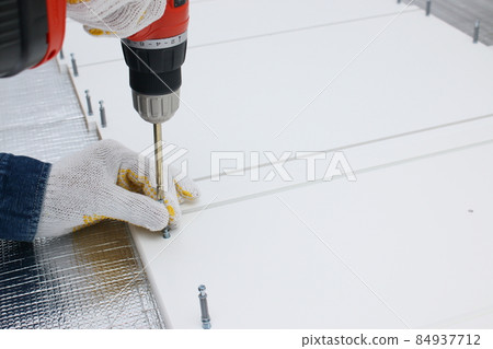 Assembling furniture 84937712