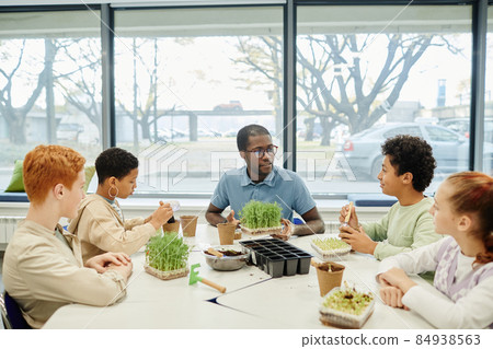 Children in Biology Class 84938563